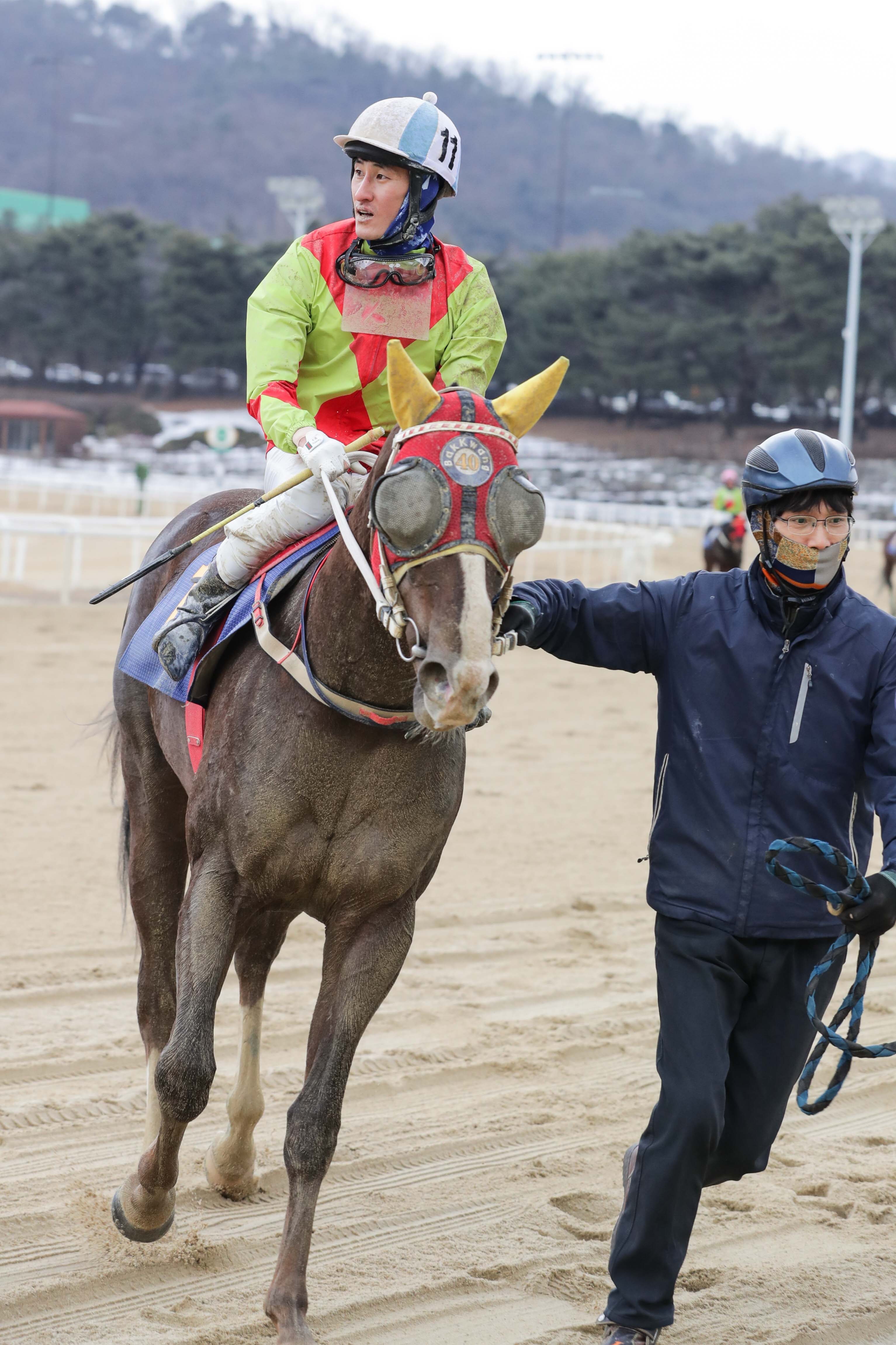 (기획2)(사진)송재철 기수 (1).jpg